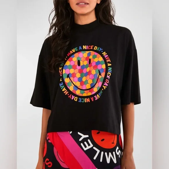 FARM Rio Smiley Cropped Tee - Picture 6 of 8